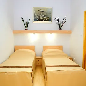 Πανσιόν Centrooms House